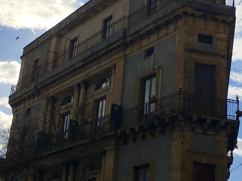 Platamone Rooms Catania Bagian luar foto